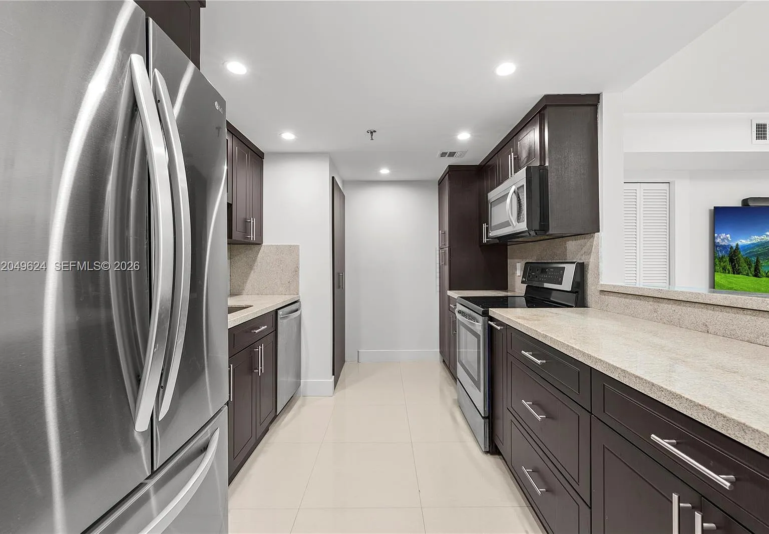 The Royal Club Condo — Photo 1