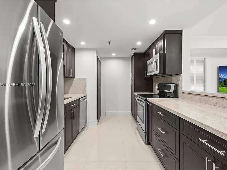 2457 Collins Ave #307 — Photo 1