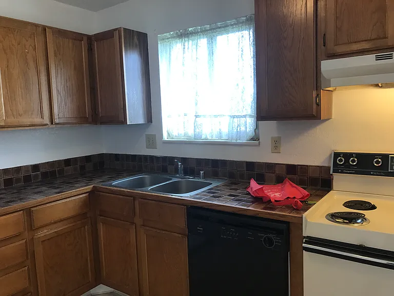 916 44th Avenue Ct #28 — Photo 37