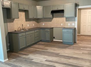 365 E Panhandle St, Slaton, TX 79364