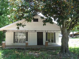 210 Camp St, Ellisville, MS 39437