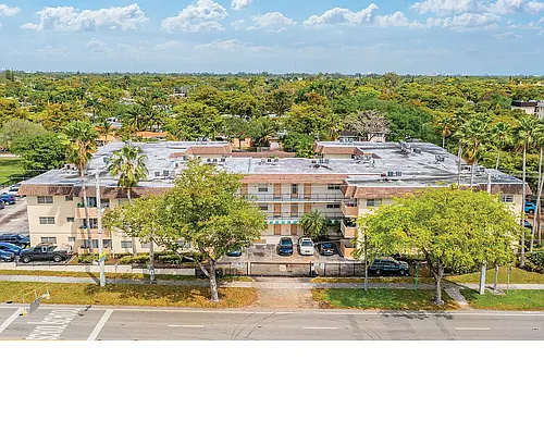 Holly House Photo 1 Holly House Photo 1