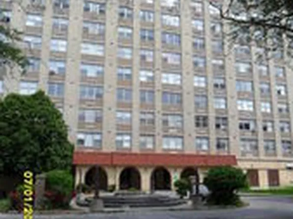 4300 W Ford City Dr #A-809, Chicago, IL 60652