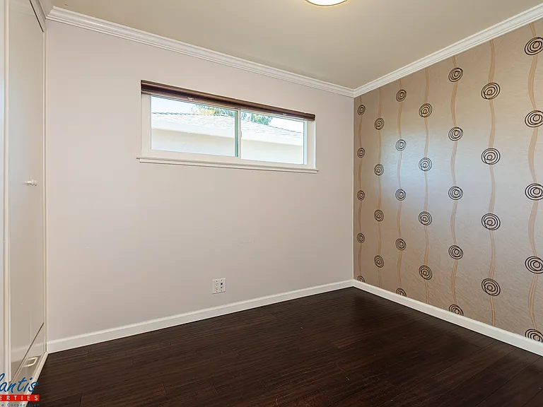 1520 San Joaquin Ave — Photo 11