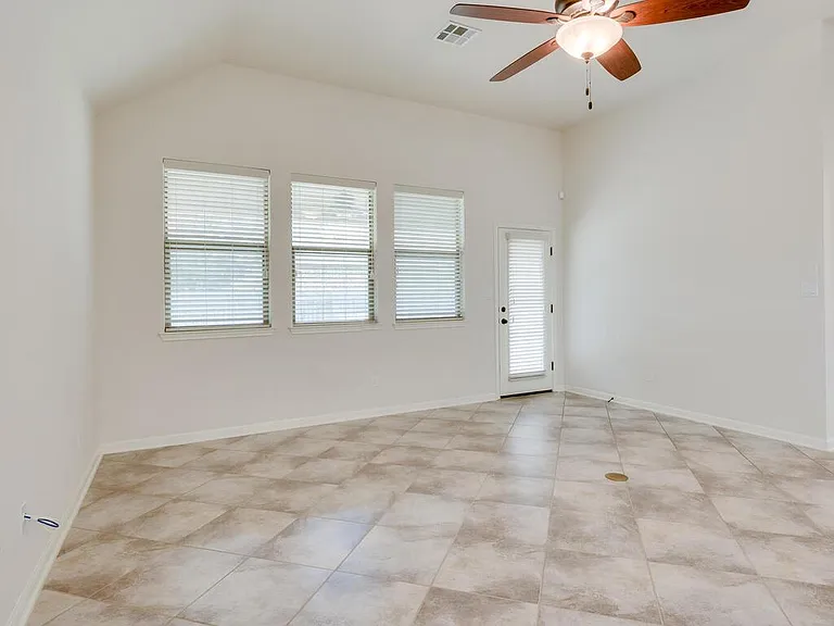 2200 Hilltop Climb Dr — Photo 17