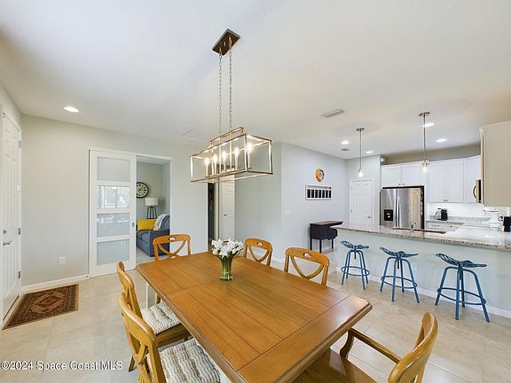 5th image of 4464 Beauty Leaf Cir