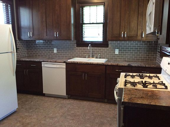 3rd image of 3112 Marshall Ave