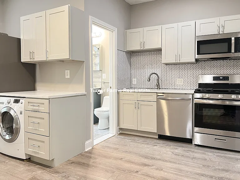 150 5th St #11 — Photo 3