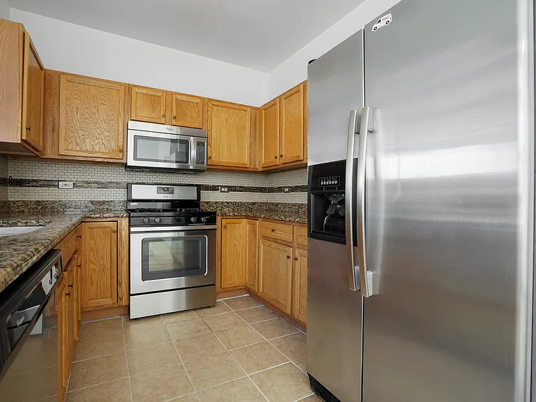 2304 Hudson Cir — Photo 14