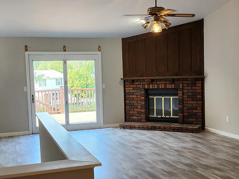 649 Showplace Ct — Photo 3