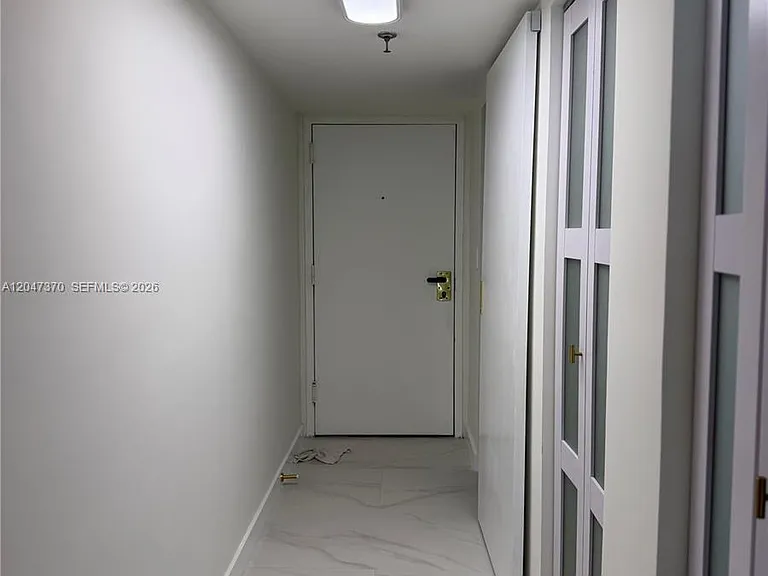 555 NE 15th St #23D — Photo 6