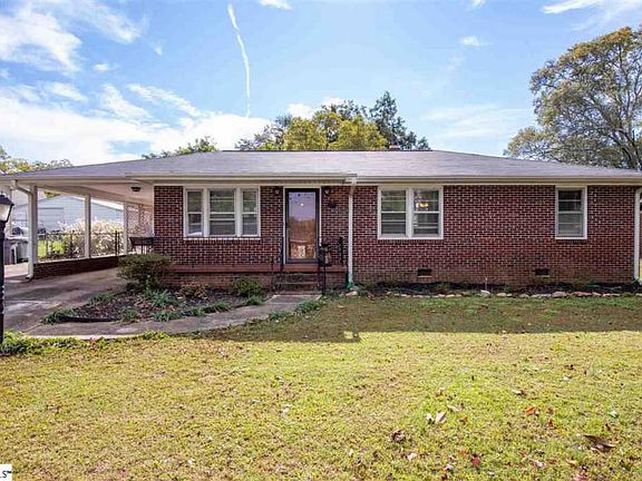 2nd image of 7 Aiken Cir