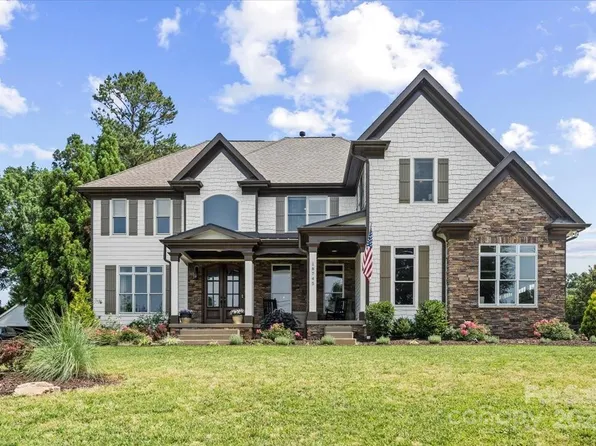 18745 Bluff Point Rd, Cornelius, NC 28031