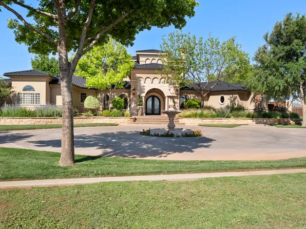 201 Duval Dr, Levelland, TX 79336