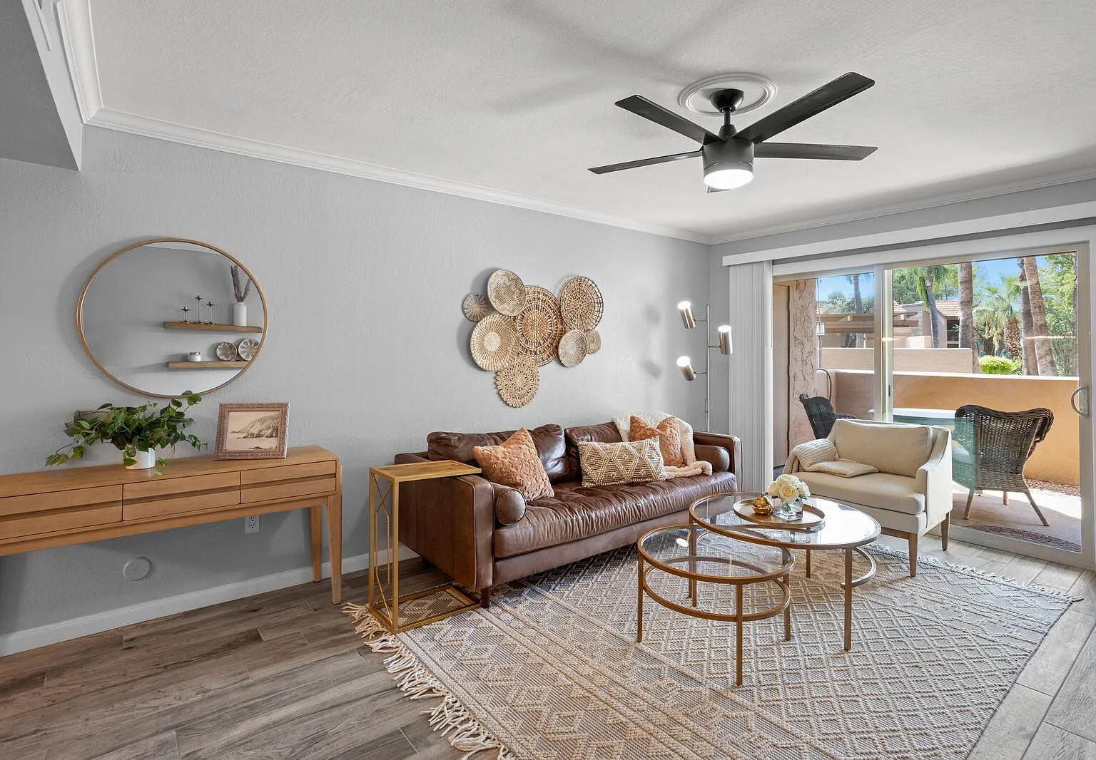 8256 E Arabian Trl — Photo 1