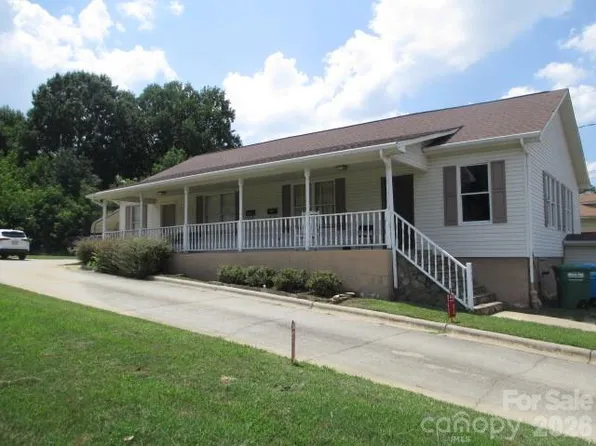 243 8th Ave, Cramerton, NC 28032