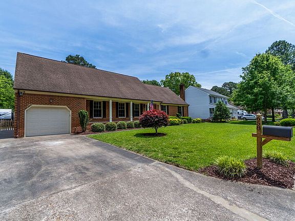 3rd image of 658 Wickwood Dr