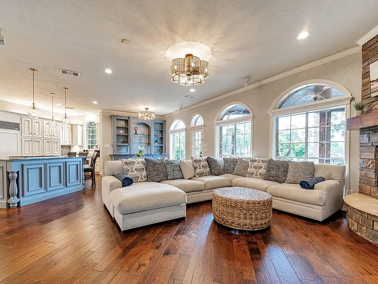 8311 Shoregrove Dr — Photo 3