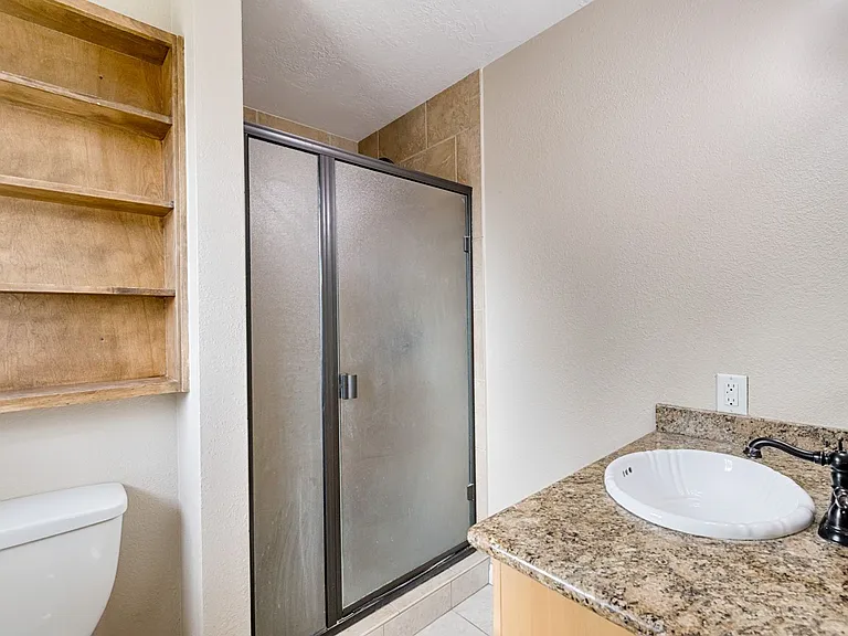 2960 S Apple St — Photo 26