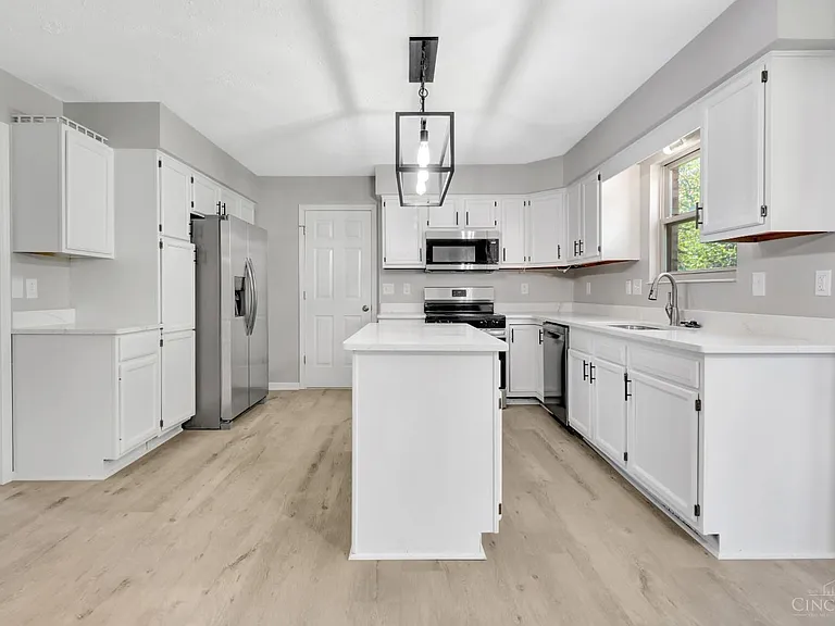 6817 Raven Ct — Photo 2