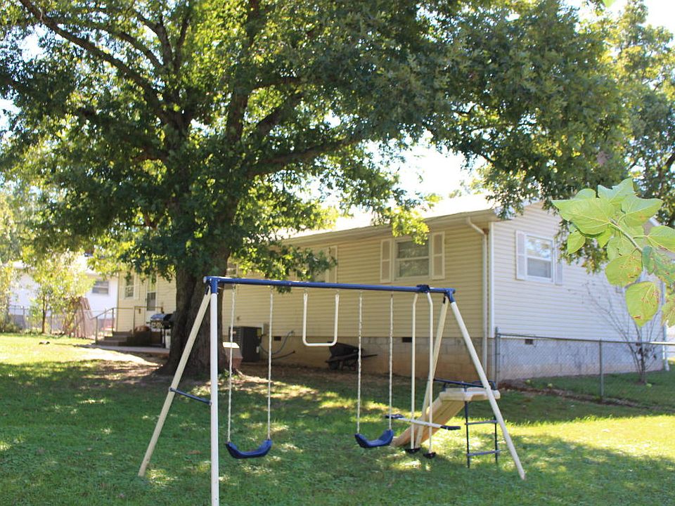 2nd image of 13 Nugget Dr