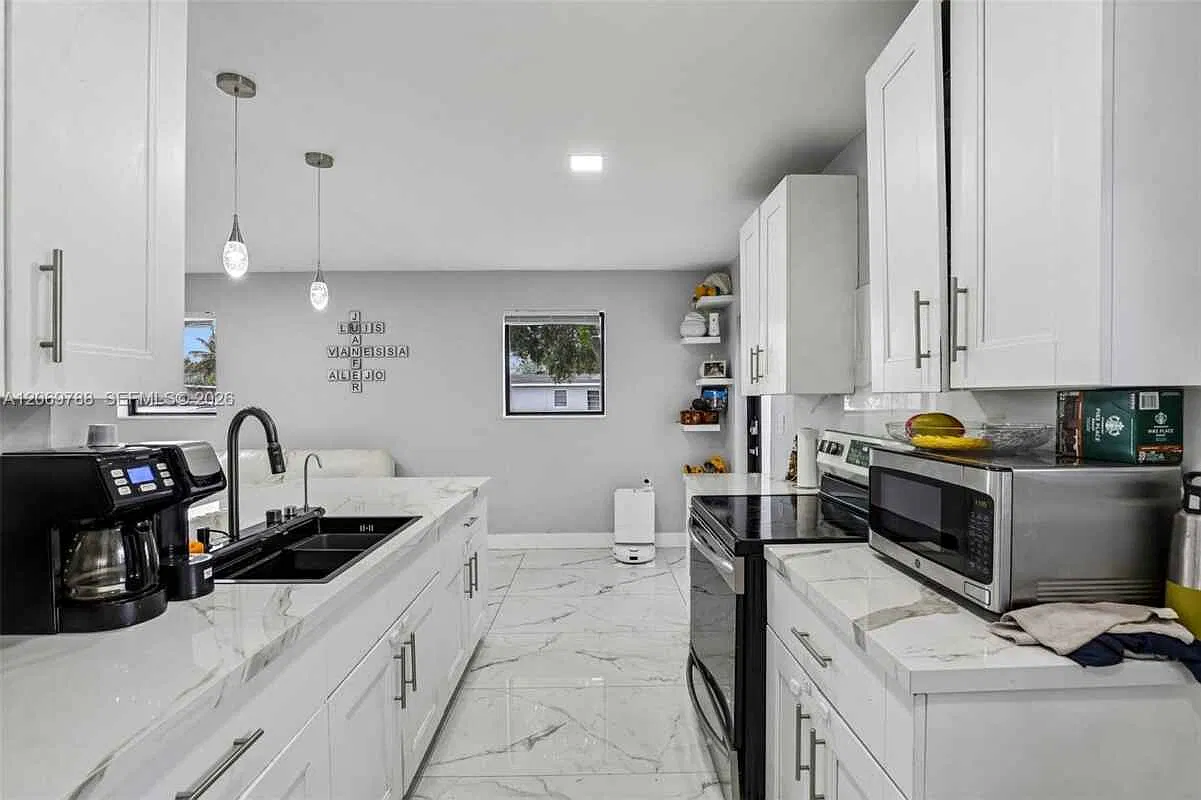 1421 N 68th Ter # 1421 Hollywood, Fl 33024 — Photo 3