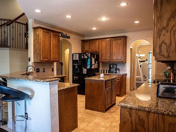 5th image of 513 Kiowa Dr