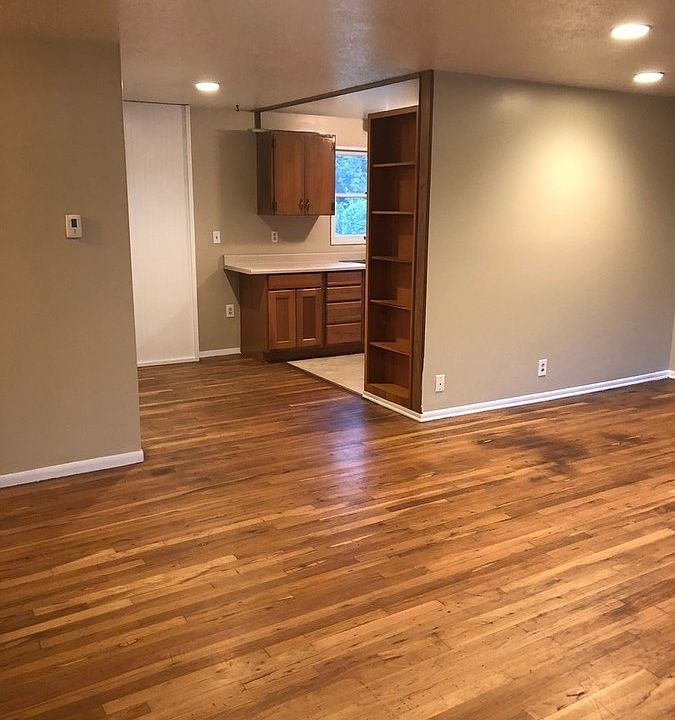 1st image of 12020 SW Lincoln Ave