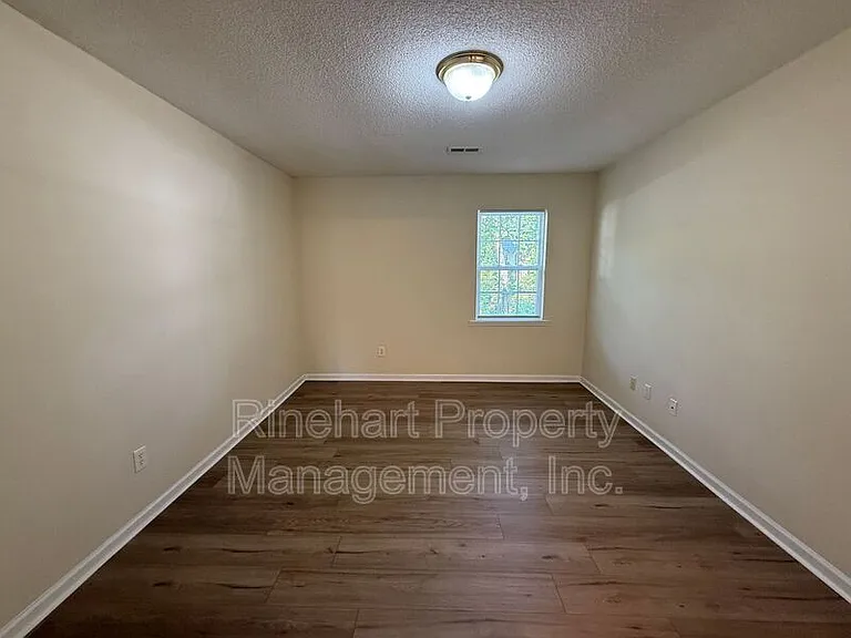 1033 Park Meadow Dr — Photo 9