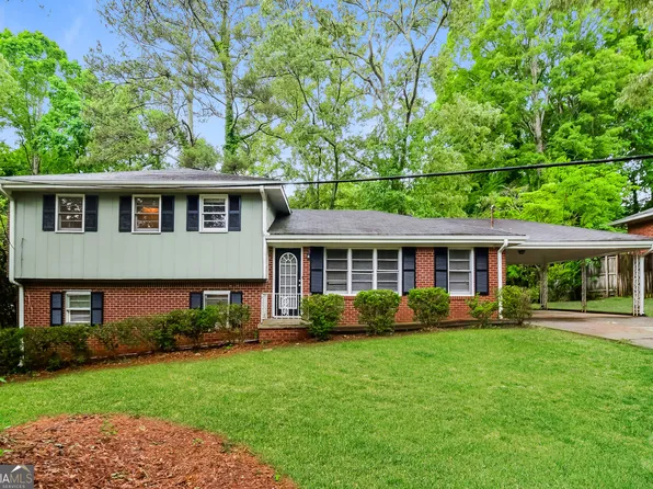 455 Maplecliff Dr, Stone Mountain, GA 30088