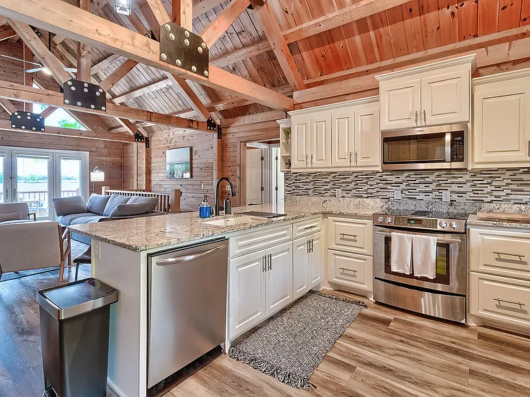 1303 Misty Ln — Photo 26