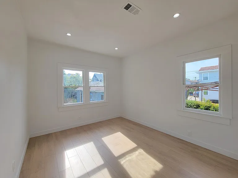 1735 1/2 S Hobart Blvd #1735-1/2 — Photo 6