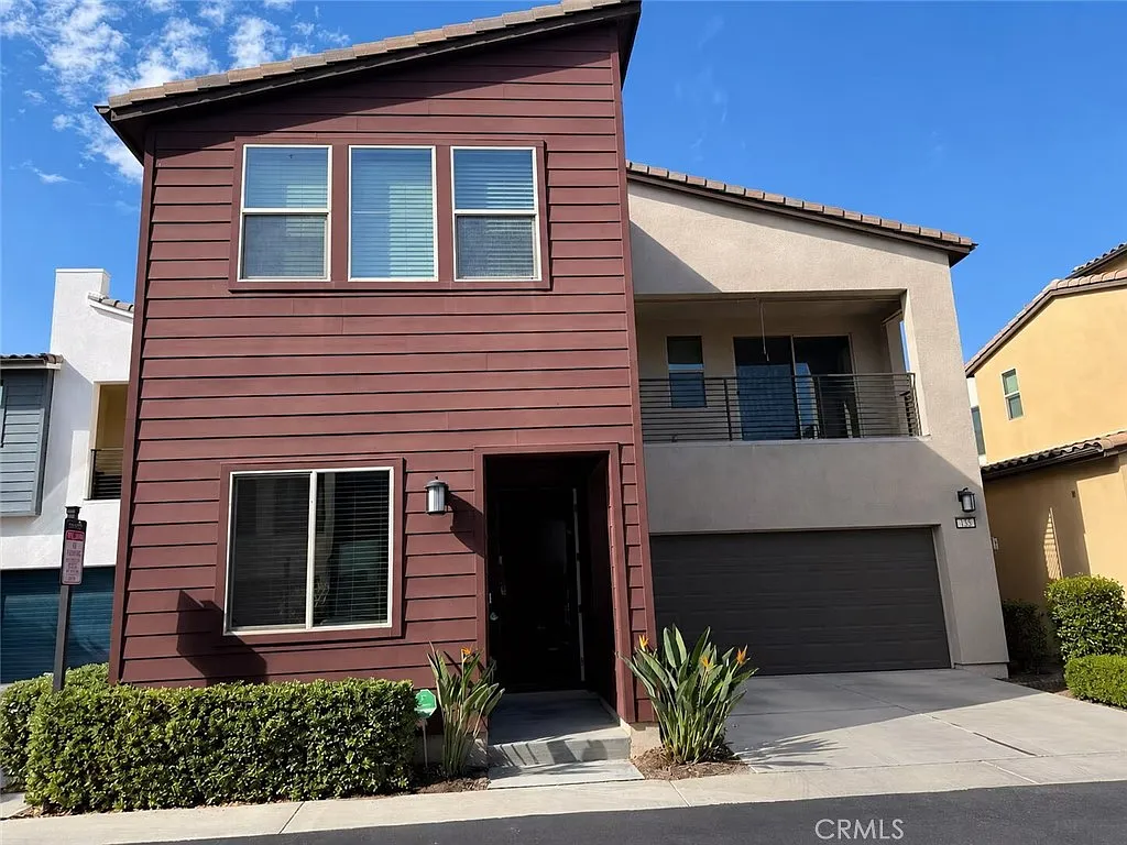 3 bed, 3.5 bath, 2958 sqft, $5,200 — Photo 1