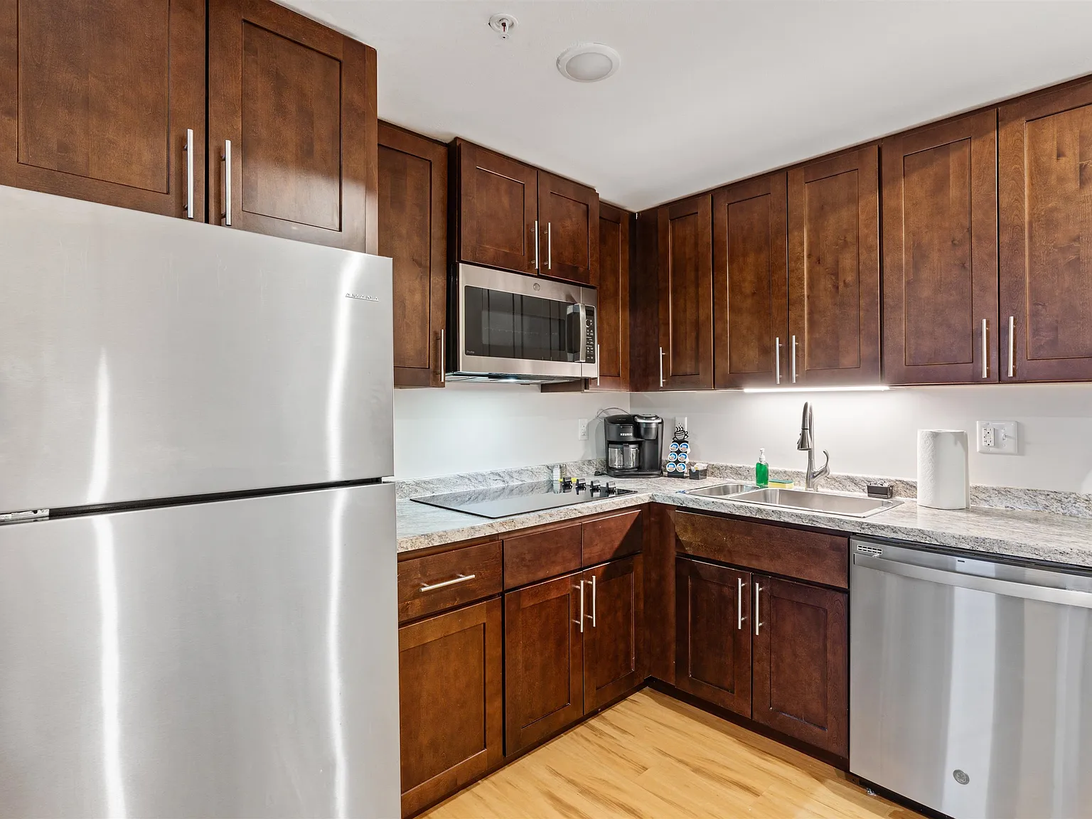 1 bed, 550 sqft, $1,995 — Photo 2