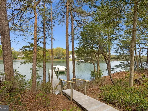 18264 Park Dr, Saint Inigoes, MD 20684
