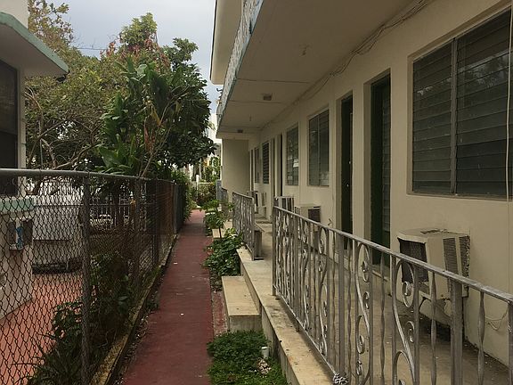 4th image of 944 Jefferson Ave