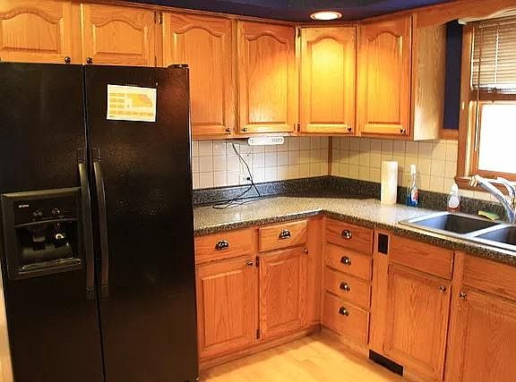 5th image of 2219 N Nagle Ave #1