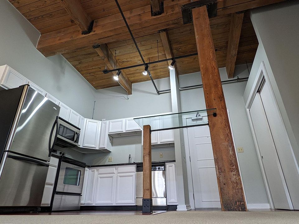 Kitchen & Front entry