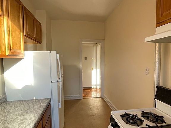 4th image of 902 43rd St #C9