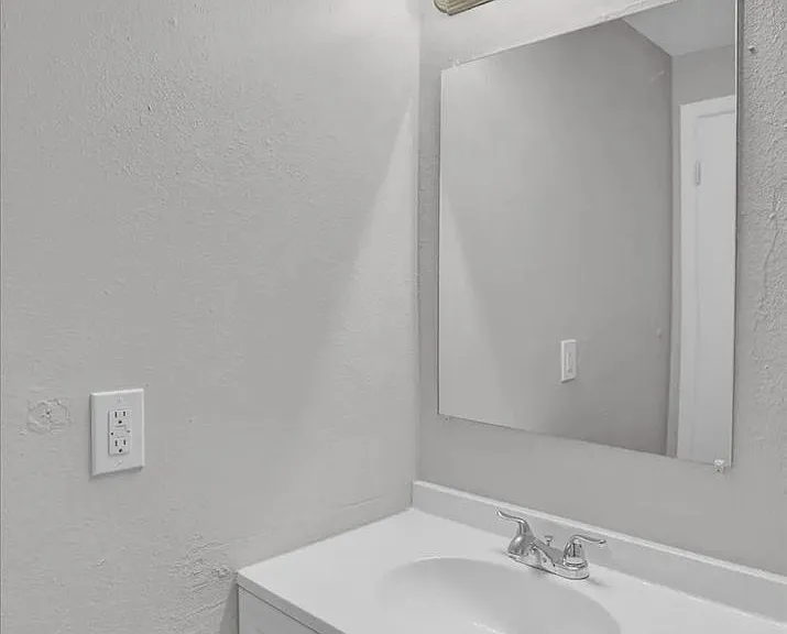 Moline Complex — Photo 26