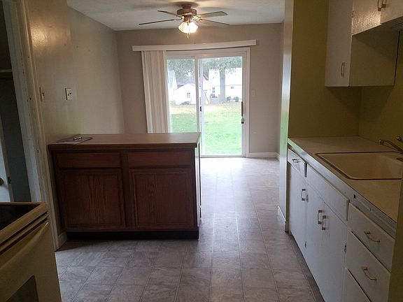 5th image of 1224 N Kiplinger Ave