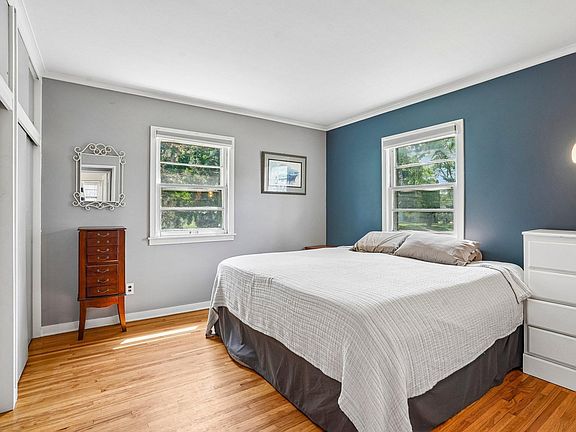 2nd image of 8444 Fremont Ave S