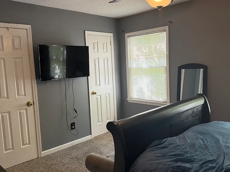 1657 Ashwood Ln — Photo 9