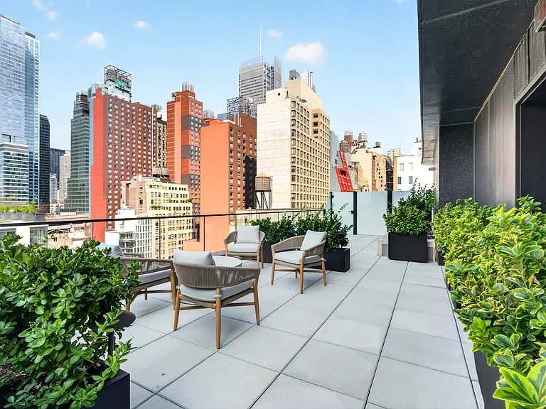 400 W 38th St #5GN — Photo 34