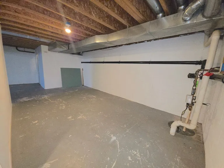 204 Barclay Ct — Photo 28