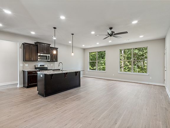 3rd image of 77 Bassingham Dr