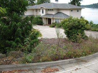3720 NW Phinney Bay Dr, Bremerton, WA 98312