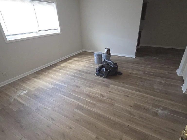 658 S Roberts Ave #13 — Photo 2