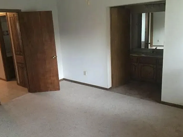 3601 Shannon Dr — Photo 5