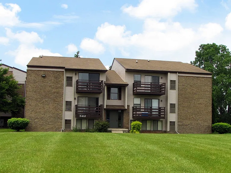 Delta Square Apartments - Lansing, MI — Photo 30